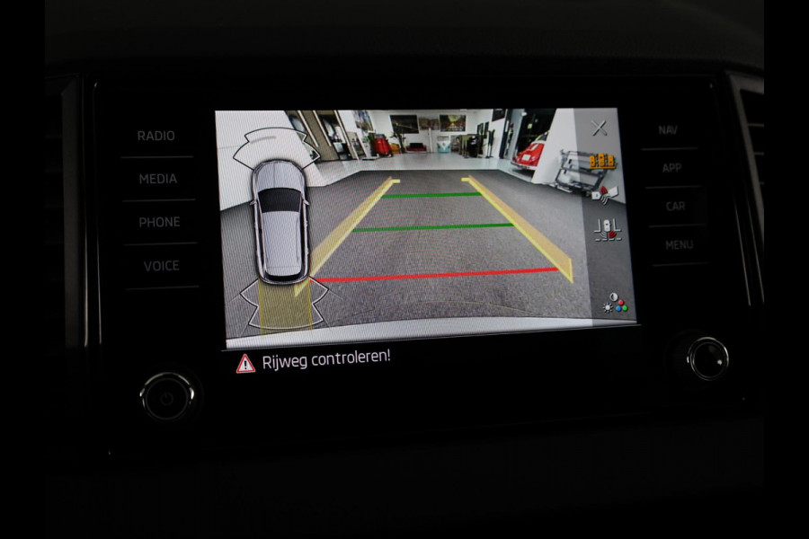 Škoda Karoq Sportline Ultimate 1.5 TSI ACT 150 pk 7 versn. DSG | Wegklapbare Trekhaak | Travel Assist Pakket Plus | Virtual Pedal | 19 Inch Velgen Sagitarius Aero