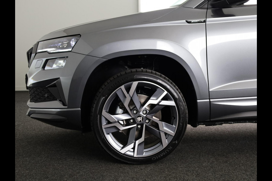 Škoda Karoq Sportline Ultimate 1.5 TSI ACT 150 pk 7 versn. DSG | Wegklapbare Trekhaak | Travel Assist Pakket Plus | Virtual Pedal | 19 Inch Velgen Sagitarius Aero