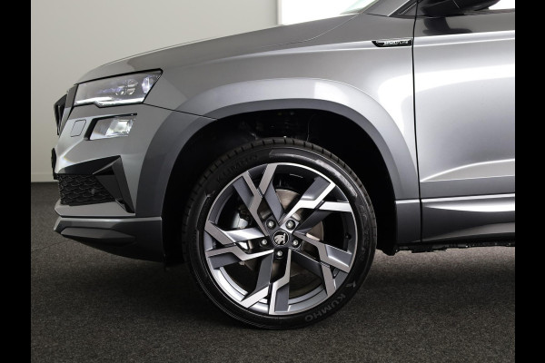 Škoda Karoq Sportline Ultimate 1.5 TSI ACT 150 pk 7 versn. DSG | Wegklapbare Trekhaak | Travel Assist Pakket Plus | Virtual Pedal | 19 Inch Velgen Sagitarius Aero