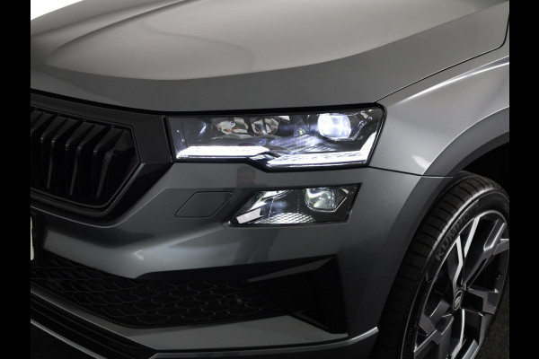 Škoda Karoq Sportline Ultimate 1.5 TSI ACT 150 pk 7 versn. DSG | Wegklapbare Trekhaak | Travel Assist Pakket Plus | Virtual Pedal | 19 Inch Velgen Sagitarius Aero