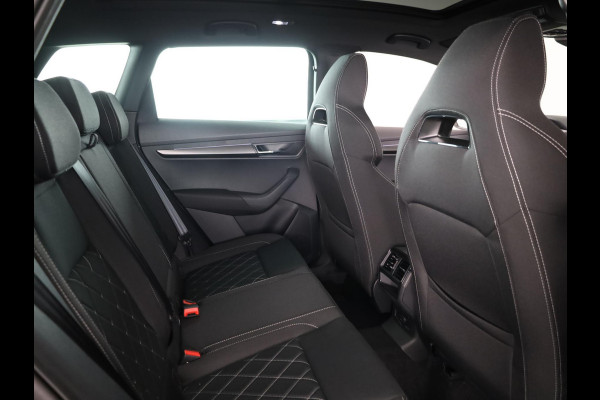 Škoda Karoq Sportline Ultimate 1.5 TSI ACT 150 pk 7 versn. DSG | Wegklapbare Trekhaak | Travel Assist Pakket Plus | Virtual Pedal | 19 Inch Velgen Sagitarius Aero