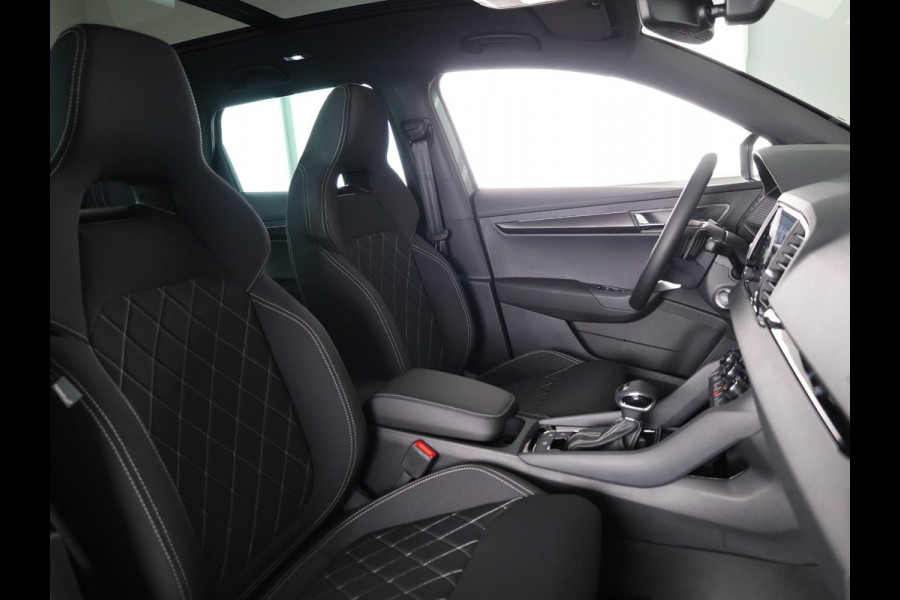 Škoda Karoq Sportline Ultimate 1.5 TSI ACT 150 pk 7 versn. DSG | Wegklapbare Trekhaak | Travel Assist Pakket Plus | Virtual Pedal | 19 Inch Velgen Sagitarius Aero