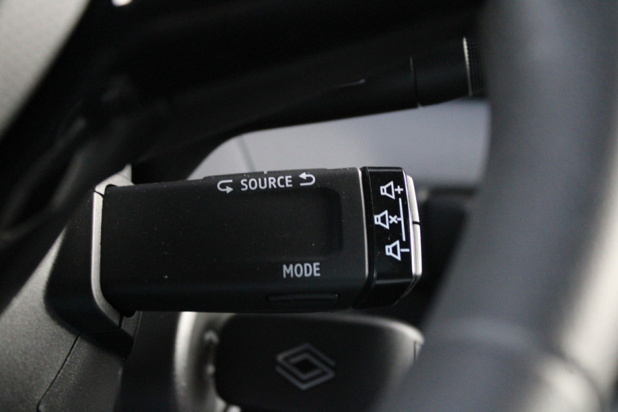 Renault Master E-Tech T35 L3H2 Advance long range 87 kWh 143pk - Camera - Trekhaak - Cruise - LED - Carplay/Android - Rijklaar