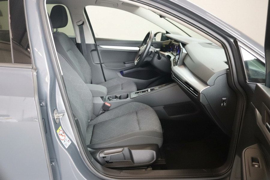 Volkswagen Golf 1.5 eTSI 150PK Style Automaat Navigatie/Camera/Adaptive-cruise/Head-up display