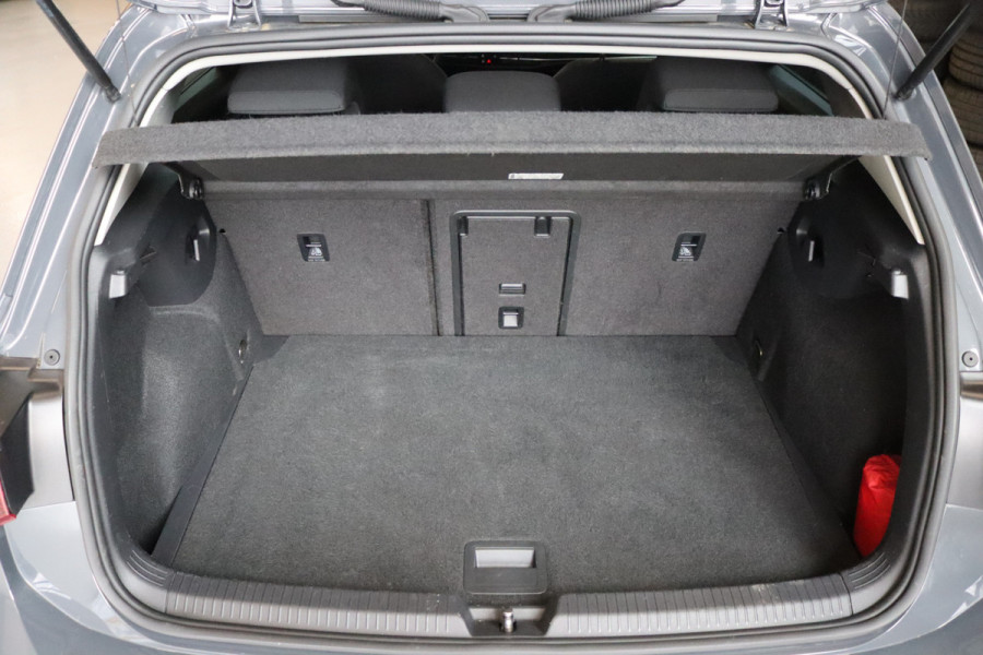 Volkswagen Golf 1.5 eTSI 150PK Style Automaat Navigatie/Camera/Adaptive-cruise/Head-up display