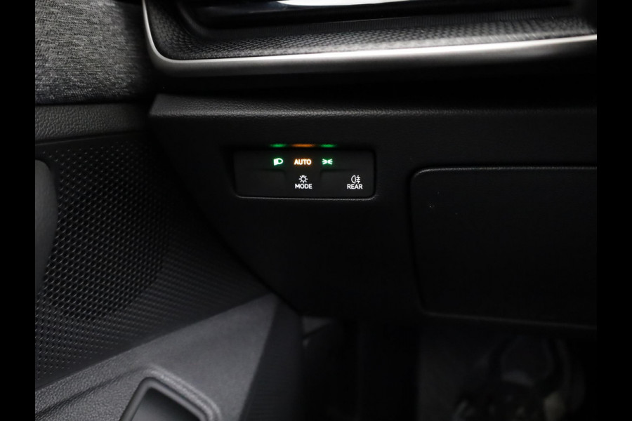 Škoda Superb 1.5 TSI PHEV Business Edition | Trekhaak | Keyless Entry | Elektr. achterklep | Stoelverwarming achterbank |