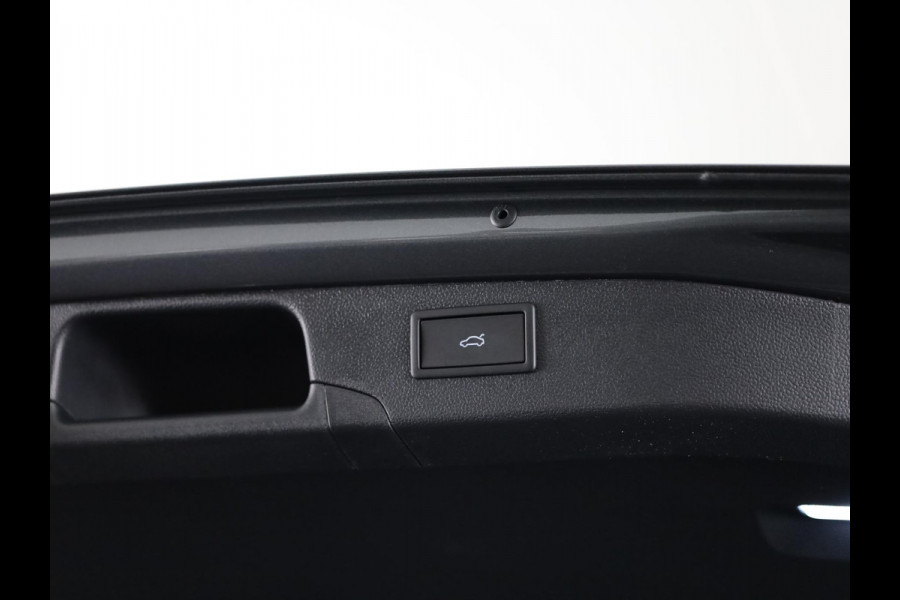 Škoda Superb 1.5 TSI PHEV Business Edition | Trekhaak | Keyless Entry | Elektr. achterklep | Stoelverwarming achterbank |