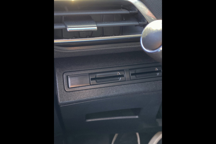 Peugeot 3008 1.2 PureTech Allure Pack 90.000KM - Navigatie / Apple Carplay I Airco I LED I DPC I Sport pakket I Dealer onderhouden