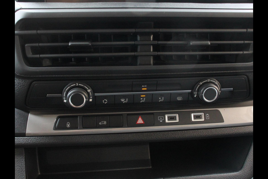 Opel Vivaro 2.0 L3 Automaat Apple Carplay /  Android Auto Parkeersensoren V+A Trekhaak Camera Navigatie Cruise Control LED koplampen houten afwerking laadruimte