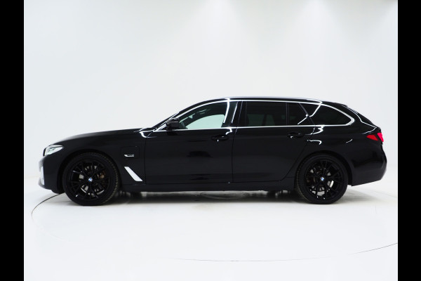 BMW 5 Serie Touring 530e | LED Grille | Leder | Harman/Kardon | Keyless | Adaptive Cruise | Sfeerlicht