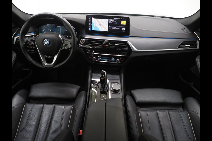 BMW 5 Serie Touring 530e | LED Grille | Leder | Harman/Kardon | Keyless | Adaptive Cruise | Sfeerlicht