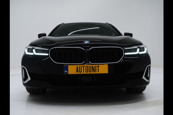 BMW 5 Serie Touring 530e | LED Grille | Leder | Harman/Kardon | Keyless | Adaptive Cruise | Sfeerlicht