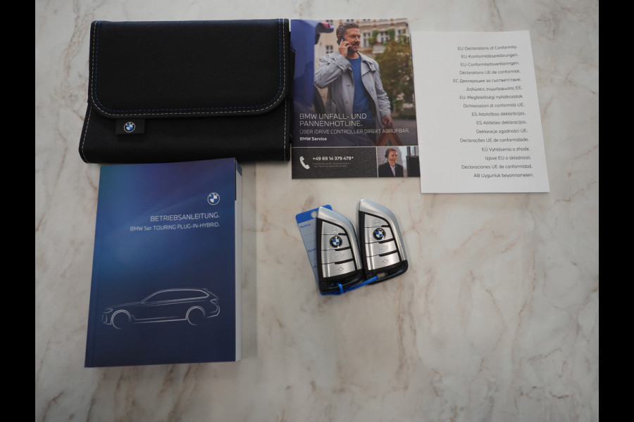 BMW 5 Serie Touring 530e | LED Grille | Leder | Harman/Kardon | Keyless | Adaptive Cruise | Sfeerlicht