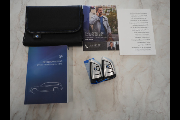 BMW 5 Serie Touring 530e | LED Grille | Leder | Harman/Kardon | Keyless | Adaptive Cruise | Sfeerlicht