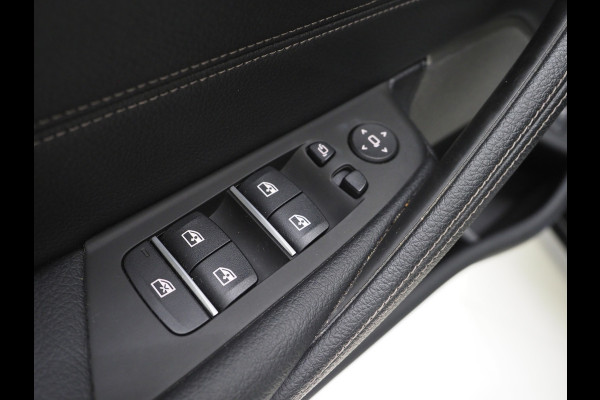BMW 5 Serie Touring 530e | LED Grille | Leder | Harman/Kardon | Keyless | Adaptive Cruise | Sfeerlicht