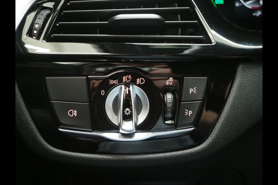 BMW 5 Serie Touring 530e | LED Grille | Leder | Harman/Kardon | Keyless | Adaptive Cruise | Sfeerlicht