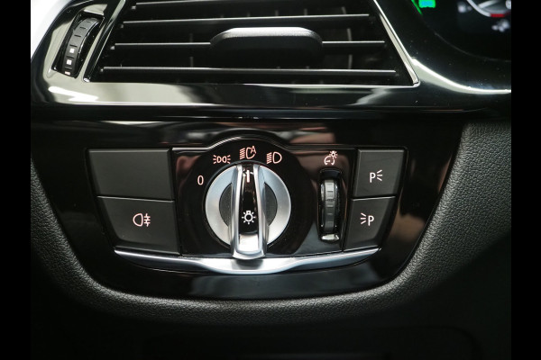 BMW 5 Serie Touring 530e | LED Grille | Leder | Harman/Kardon | Keyless | Adaptive Cruise | Sfeerlicht