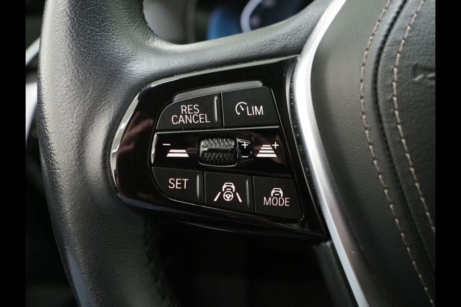 BMW 5 Serie Touring 530e | LED Grille | Leder | Harman/Kardon | Keyless | Adaptive Cruise | Sfeerlicht
