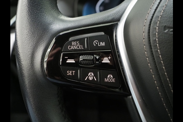 BMW 5 Serie Touring 530e | LED Grille | Leder | Harman/Kardon | Keyless | Adaptive Cruise | Sfeerlicht