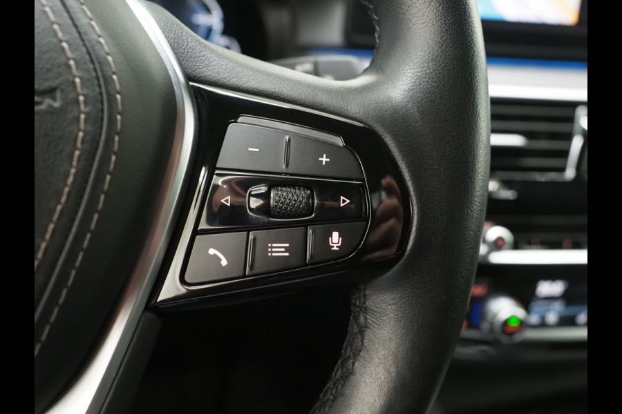 BMW 5 Serie Touring 530e | LED Grille | Leder | Harman/Kardon | Keyless | Adaptive Cruise | Sfeerlicht
