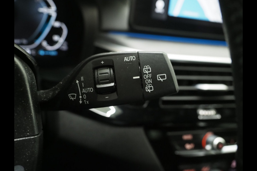 BMW 5 Serie Touring 530e | LED Grille | Leder | Harman/Kardon | Keyless | Adaptive Cruise | Sfeerlicht