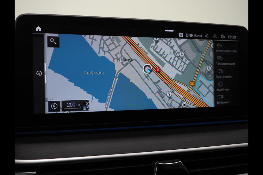 BMW 5 Serie Touring 530e | LED Grille | Leder | Harman/Kardon | Keyless | Adaptive Cruise | Sfeerlicht