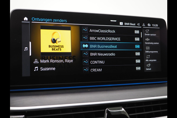BMW 5 Serie Touring 530e | LED Grille | Leder | Harman/Kardon | Keyless | Adaptive Cruise | Sfeerlicht