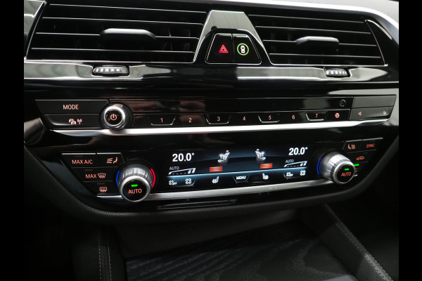 BMW 5 Serie Touring 530e | LED Grille | Leder | Harman/Kardon | Keyless | Adaptive Cruise | Sfeerlicht