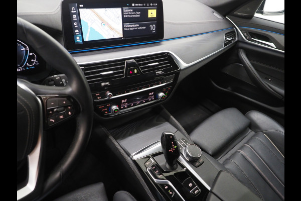 BMW 5 Serie Touring 530e | LED Grille | Leder | Harman/Kardon | Keyless | Adaptive Cruise | Sfeerlicht