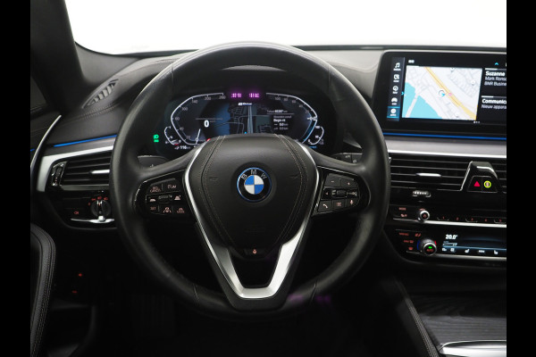 BMW 5 Serie Touring 530e | LED Grille | Leder | Harman/Kardon | Keyless | Adaptive Cruise | Sfeerlicht