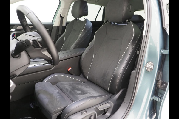 Volkswagen Passat Variant 1.5 eHybrid 204PK | Leder/Alcantara | Massage | Trekhaak | HUD | Camera | Adaptive Cruise | Sfeerlicht | Carplay