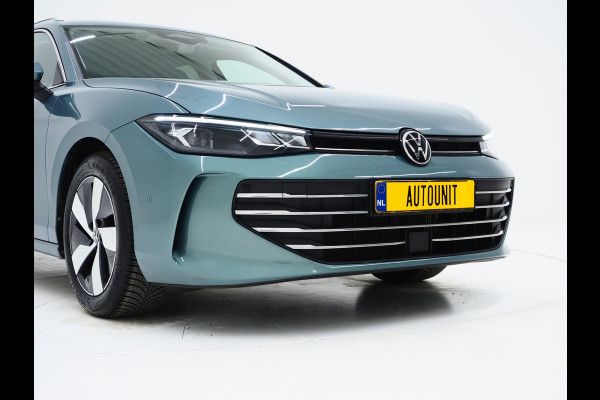 Volkswagen Passat Variant 1.5 eHybrid 204PK | Leder/Alcantara | Massage | Trekhaak | HUD | Camera | Adaptive Cruise | Sfeerlicht | Carplay