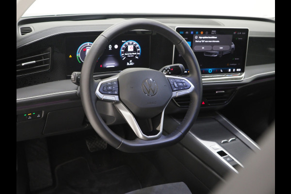 Volkswagen Passat Variant 1.5 eHybrid 204PK | Leder/Alcantara | Massage | Trekhaak | HUD | Camera | Adaptive Cruise | Sfeerlicht | Carplay