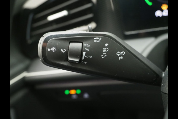 Volkswagen Passat Variant 1.5 eHybrid 204PK | Leder/Alcantara | Massage | Trekhaak | HUD | Camera | Adaptive Cruise | Sfeerlicht | Carplay