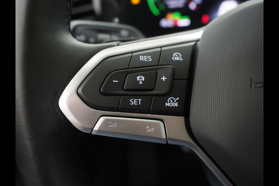 Volkswagen Passat Variant 1.5 eHybrid 204PK | Leder/Alcantara | Massage | Trekhaak | HUD | Camera | Adaptive Cruise | Sfeerlicht | Carplay