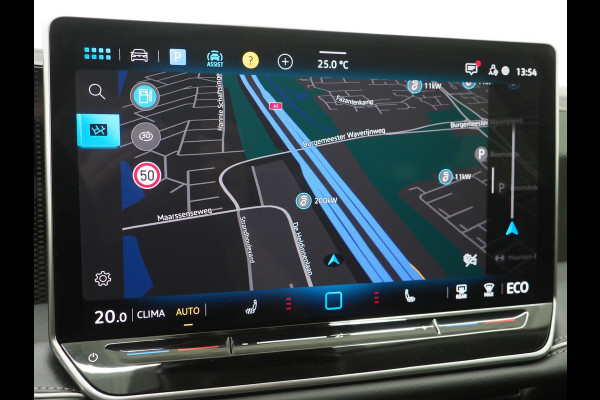 Volkswagen Passat Variant 1.5 eHybrid 204PK | Leder/Alcantara | Massage | Trekhaak | HUD | Camera | Adaptive Cruise | Sfeerlicht | Carplay