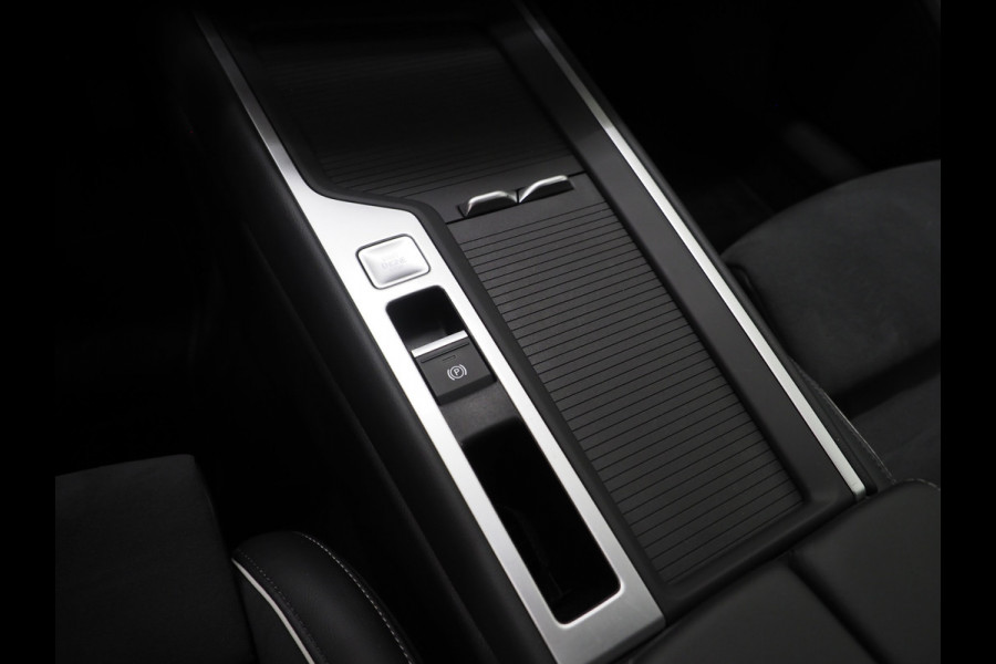 Volkswagen Passat Variant 1.5 eHybrid 204PK | Leder/Alcantara | Massage | Trekhaak | HUD | Camera | Adaptive Cruise | Sfeerlicht | Carplay