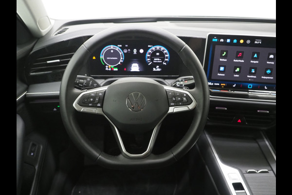 Volkswagen Passat Variant 1.5 eHybrid 204PK | Leder/Alcantara | Massage | Trekhaak | HUD | Camera | Adaptive Cruise | Sfeerlicht | Carplay