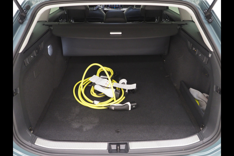 Volkswagen Passat Variant 1.5 eHybrid 204PK | Leder/Alcantara | Massage | Trekhaak | HUD | Camera | Adaptive Cruise | Sfeerlicht | Carplay