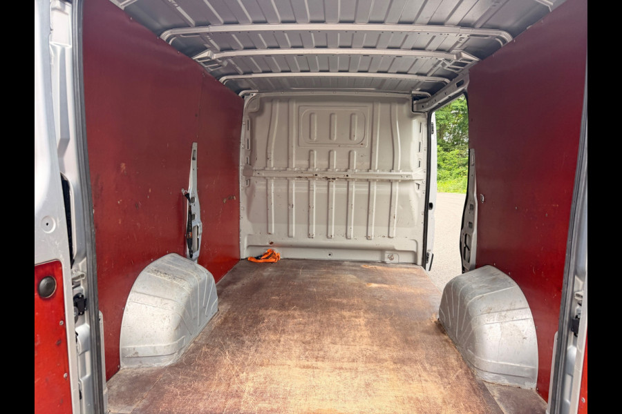 Fiat Ducato 30 2.3 MultiJet 130PK L1H1 AIRCO/ECC NAVIGATIE SCHUIFDEUR TREKHAAK