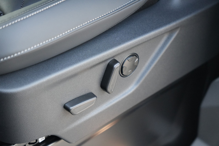 Ford Tourneo Custom 340 2.5 PHEV L2H1 Titanium X 232pk | ACC | Pano | B&O | Elek. schuifdeuren | 360 camera | Elek-Trekhaak | Prijs excl. BTW