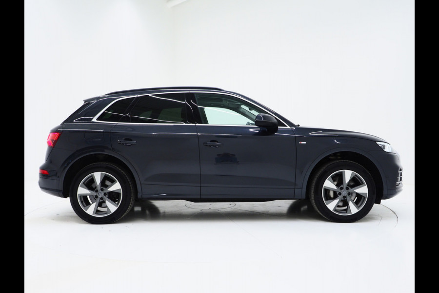 Audi Q5 50 TFSI e quattro S-Line | Panoramadak | Leder/Alcantara | Trekhaak | B&O Audio | Keyless | 360 | HUD