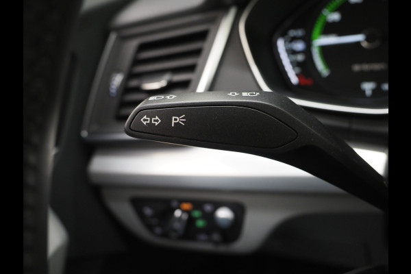 Audi Q5 50 TFSI e quattro S-Line | Panoramadak | Leder/Alcantara | Trekhaak | B&O Audio | Keyless | 360 | HUD