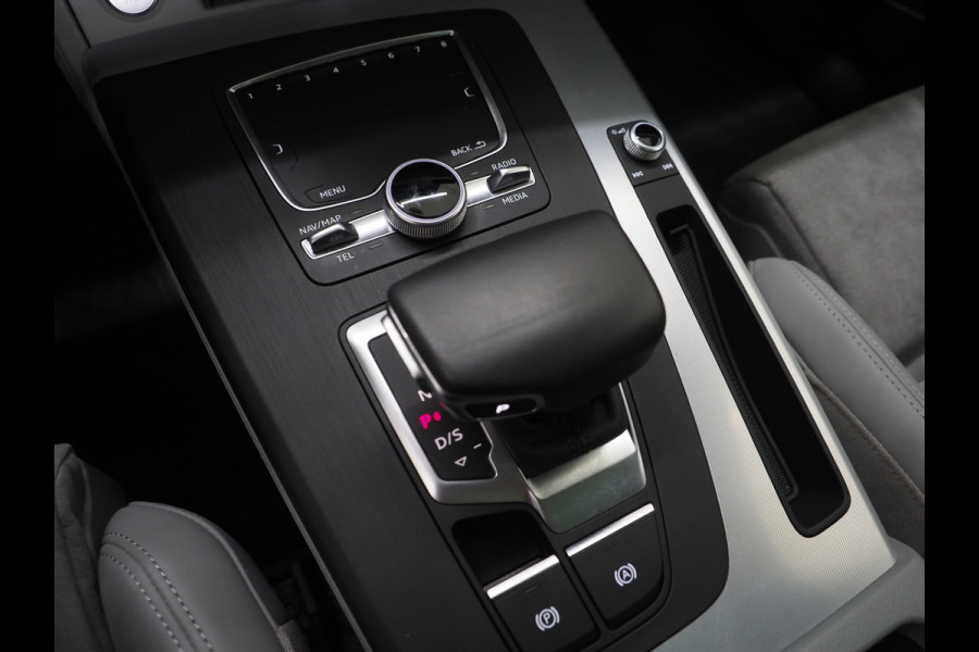 Audi Q5 50 TFSI e quattro S-Line | Panoramadak | Leder/Alcantara | Trekhaak | B&O Audio | Keyless | 360 | HUD