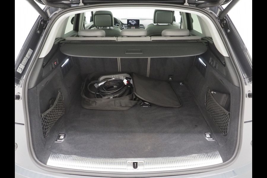 Audi Q5 50 TFSI e quattro S-Line | Panoramadak | Leder/Alcantara | Trekhaak | B&O Audio | Keyless | 360 | HUD