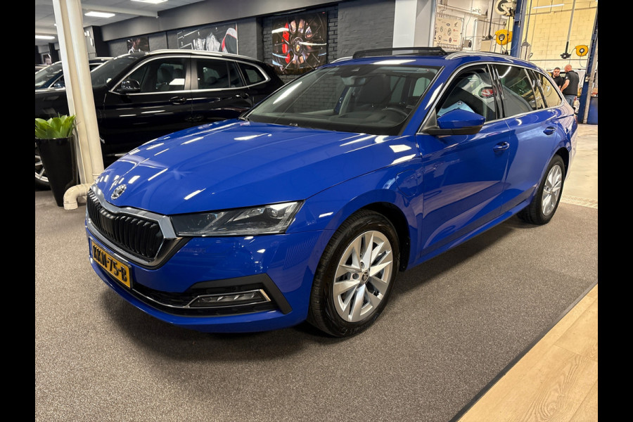 Škoda Octavia Combi 1.4 TSI iV PHEV style Business / panoramadak / stoel + stuur verwarming /