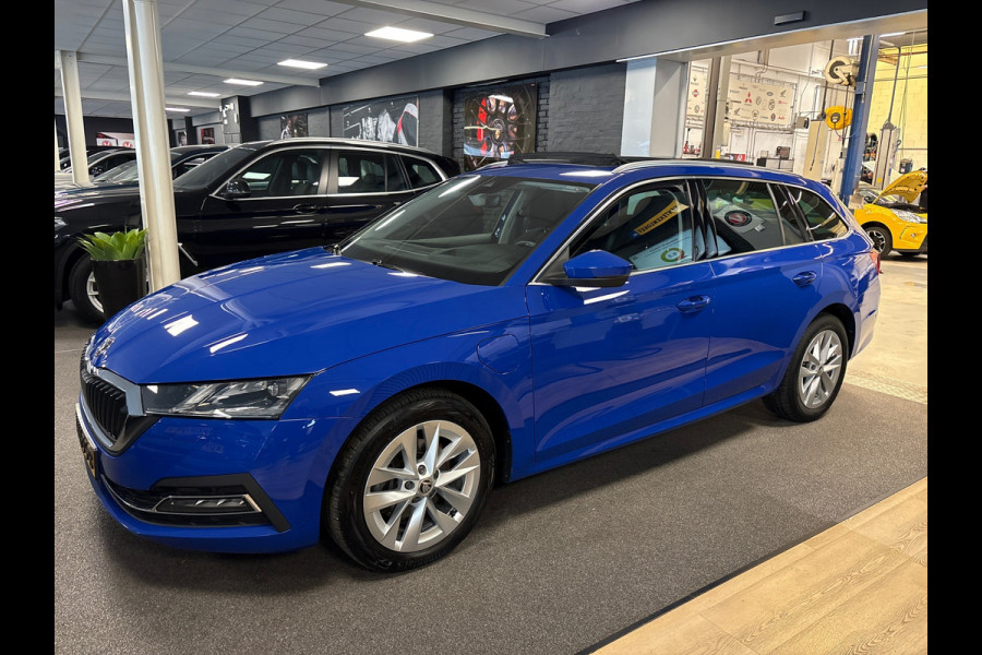 Škoda Octavia Combi 1.4 TSI iV PHEV style Business / panoramadak / stoel + stuur verwarming /