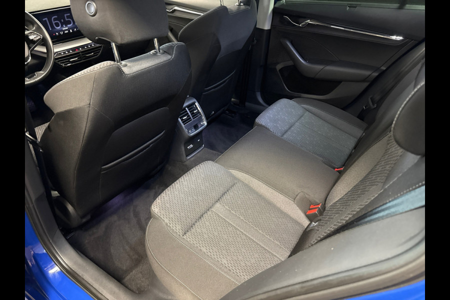 Škoda Octavia Combi 1.4 TSI iV PHEV style Business / panoramadak / stoel + stuur verwarming /