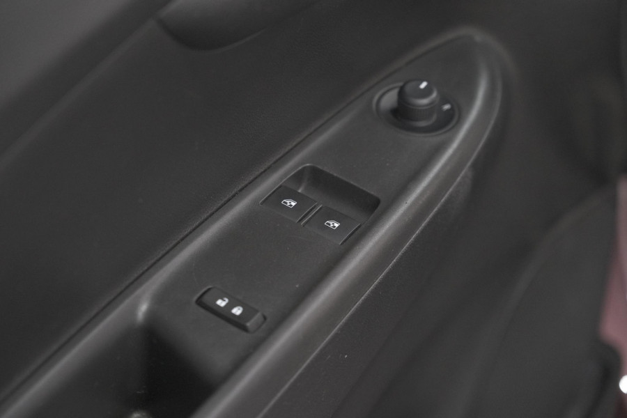 Opel KARL 1.0 Rocks Online Edition | Parkeersensoren | Apple Carplay | Airco | Cruise Control
