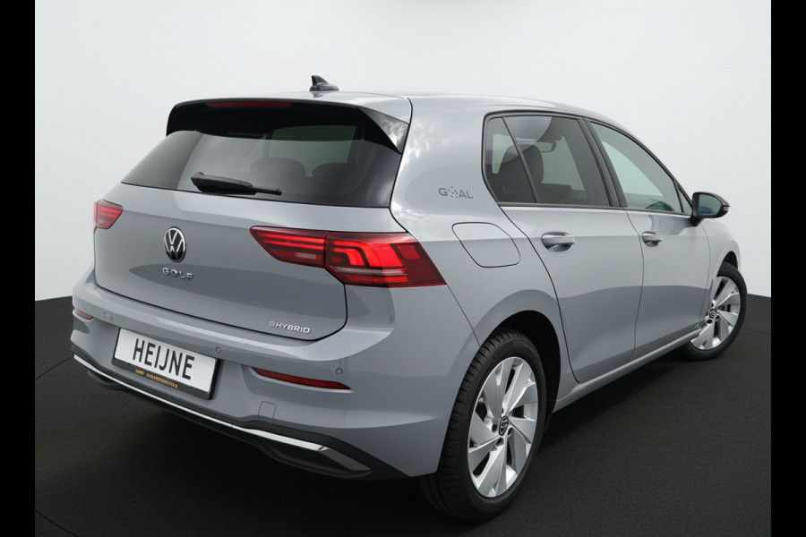 Volkswagen Golf 1.5 eHybrid 204PK PLUG IN. LIFE CAMERA/NAVI/HEAD-UP/CARPLAY